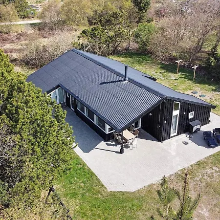 12 Person In Fano-by Traum